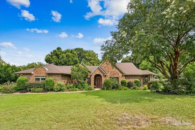 1506 Kings Rd, Cantonment FL 32533 exterior