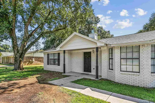 4636 Evelyn St property photo