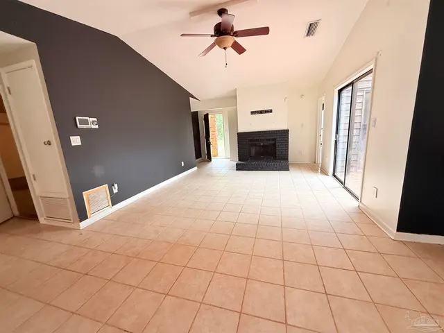 7471 Northpointe Blvd property photo