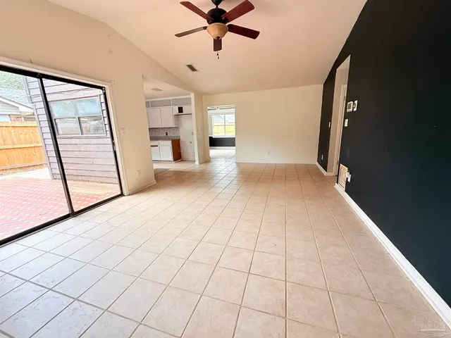 7471 Northpointe Blvd property photo