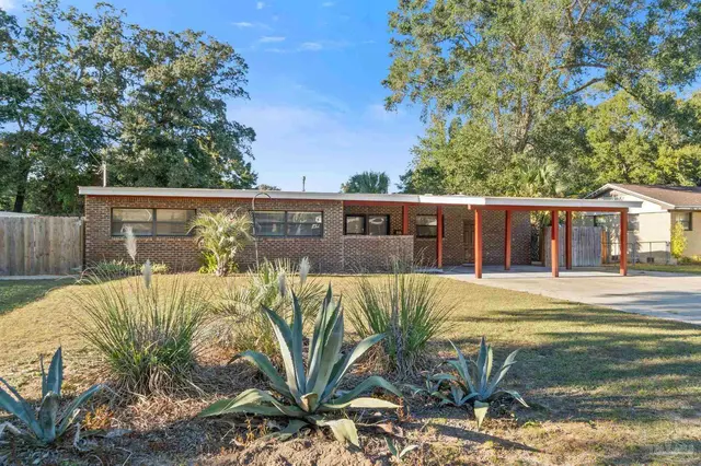 632 Berkley Dr, Pensacola FL 32503 exterior