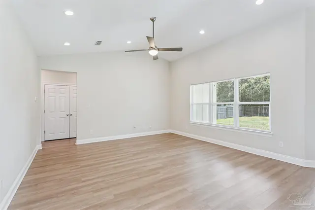 2475 Houston Cir property photo
