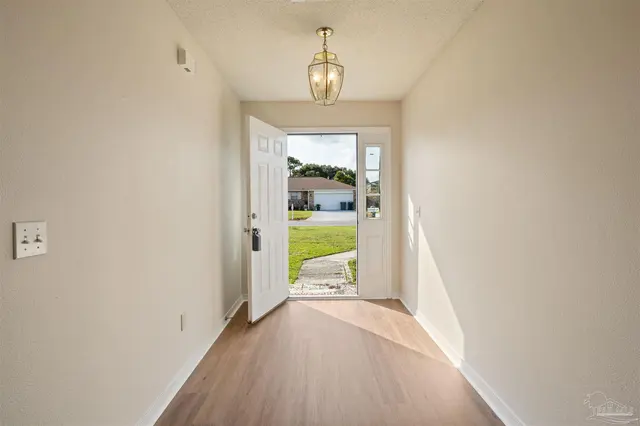 640 Buoy Dr property photo
