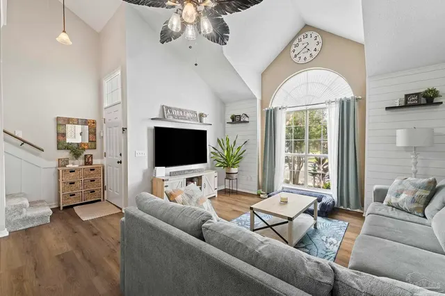 1364 Redwood Ln, Gulf Breeze FL 32563 exterior