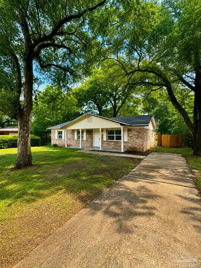 6250 Luther St, Pensacola FL 32503 exterior