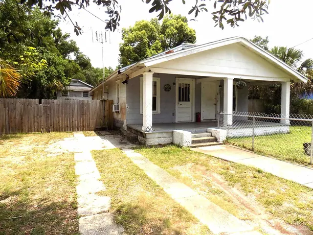 204 N E St # C, Pensacola FL 32501 exterior