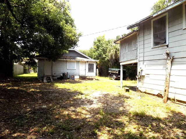 204 E St # A, B, C property photo