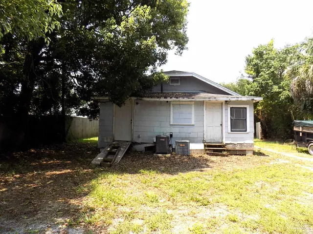 204 E St # A, B, C property photo