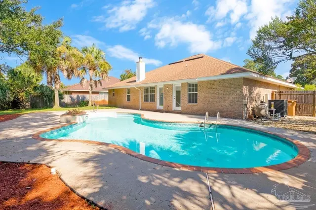 5049 Lantana Dr, Gulf Breeze FL 32563 exterior