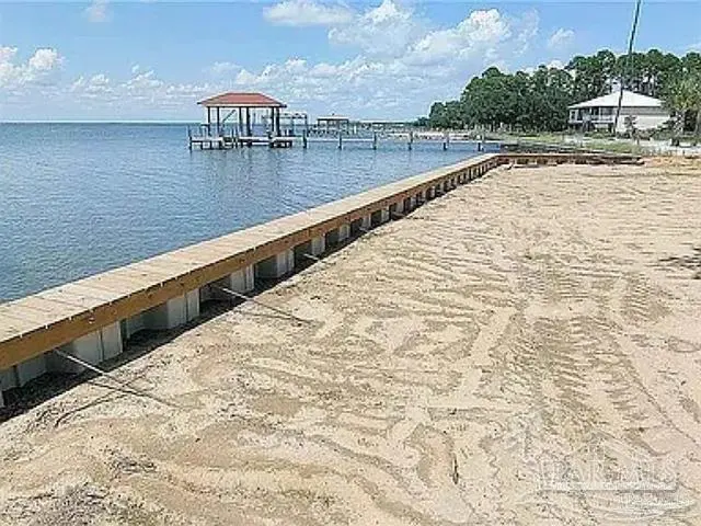 791 Dolphin Rd property photo