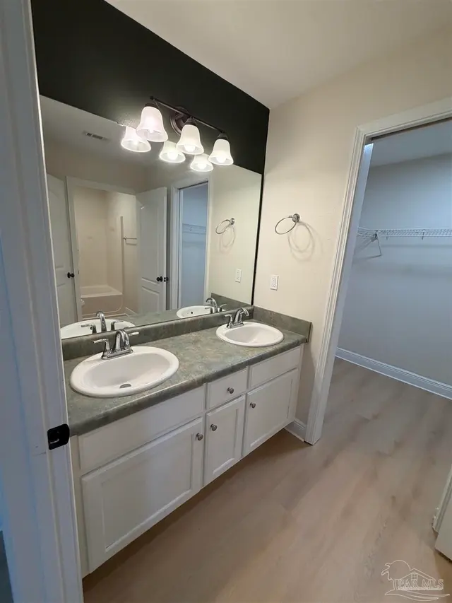 6130 Ashton Woods Cir # 1 property photo