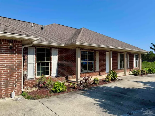 1570 Woodlawn Way property photo
