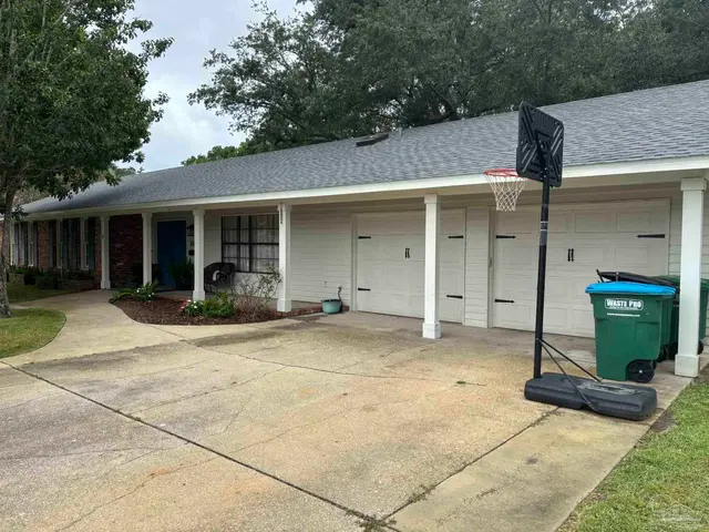 208 Hibiscus Ave, Gulf Breeze FL 32561 exterior