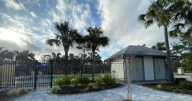 4921 Leeward Dr property photo