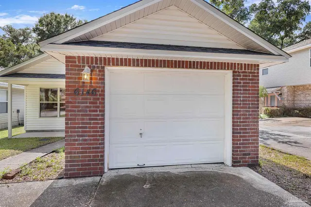6146 The Oaks Ln property photo