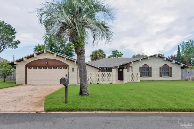 967 Grand Canal St, Gulf Breeze FL 32563 exterior