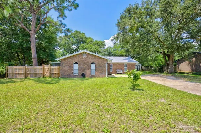 2907 Donley St, Pensacola FL 32526 exterior
