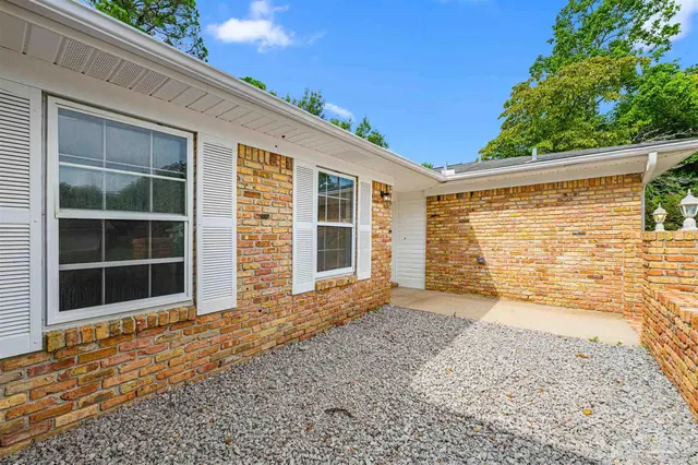 5407 Admiral Doyle Dr property photo