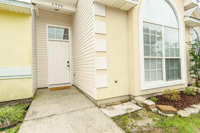 1356 Redwood Ln, Gulf Breeze FL 32563 exterior