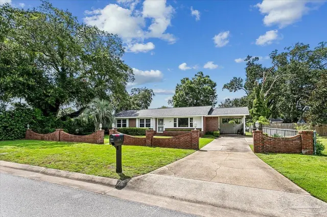 1105 E Baars St, Pensacola FL 32503 exterior