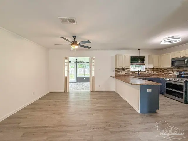 5535 Debbie Dr property photo