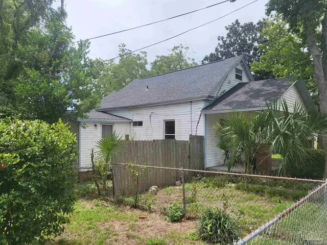 1301/1305 La Rua St property photo