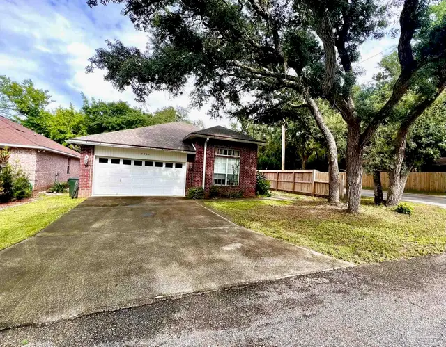 5884 Grotto Ave, Pensacola FL 32507 exterior