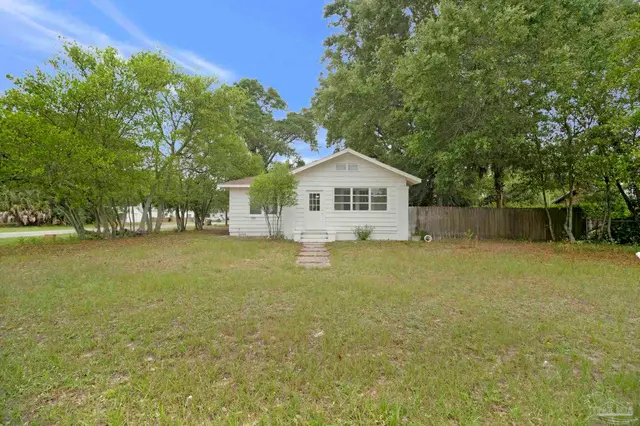 1322 Wisteria Ave, Pensacola FL 32507 exterior