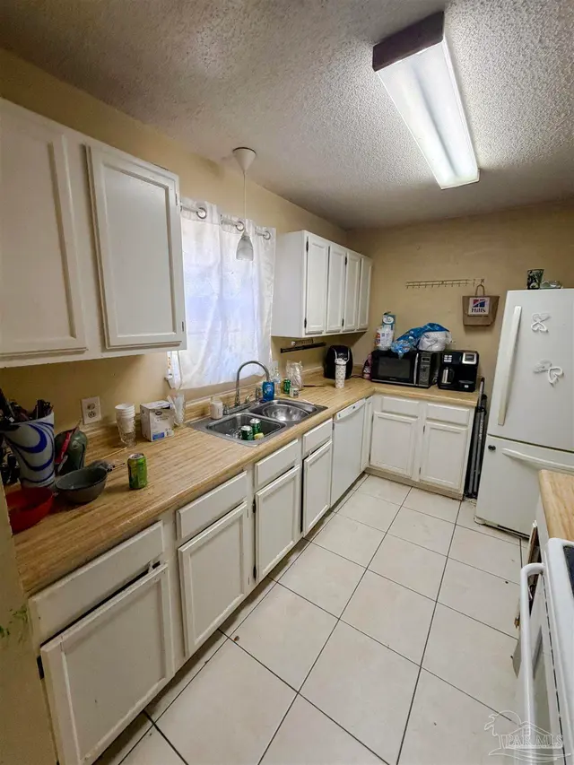 4619 Gladstone Dr property photo