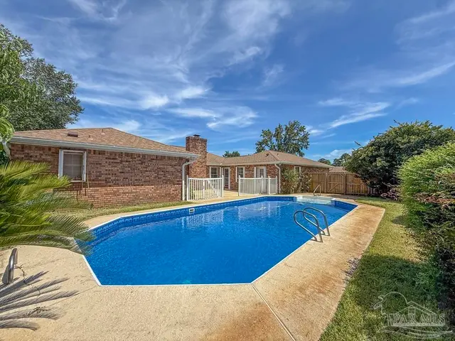 6921 Kitty Hawk Dr, Pensacola FL 32506 exterior