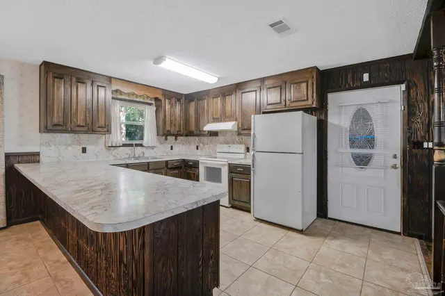 6274 Greenwood Dr, Milton FL 32570 exterior