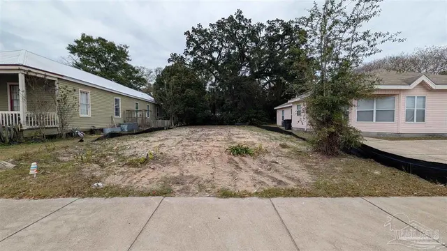 108 Belmont St property photo