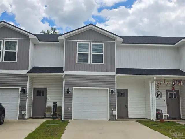 9011 Golden Eye Dr, Pensacola FL 32506 exterior