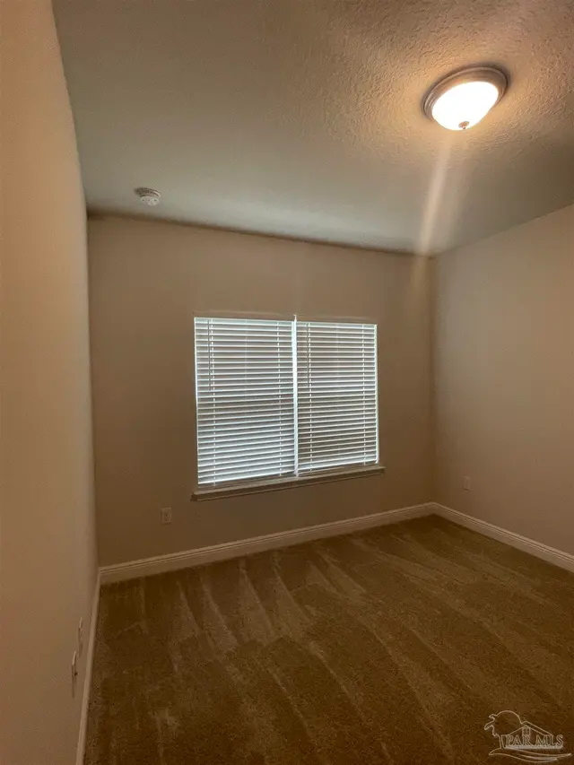 384 Hilburn Ln property photo