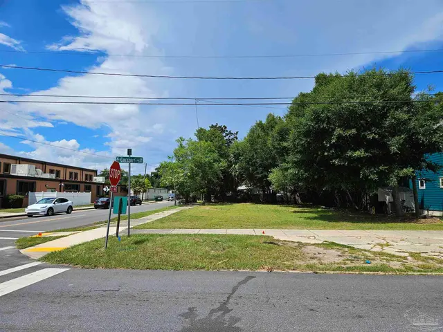 202 N G St, Pensacola FL 32502 exterior