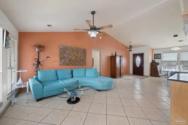 1012 Via Deluna Dr property photo
