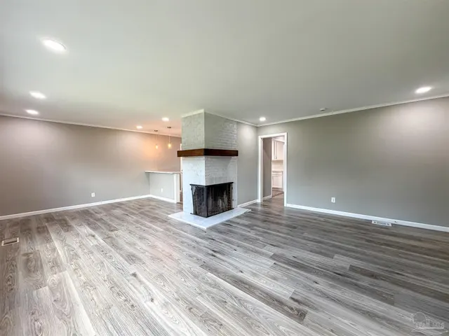 1815 Hallmark Dr property photo