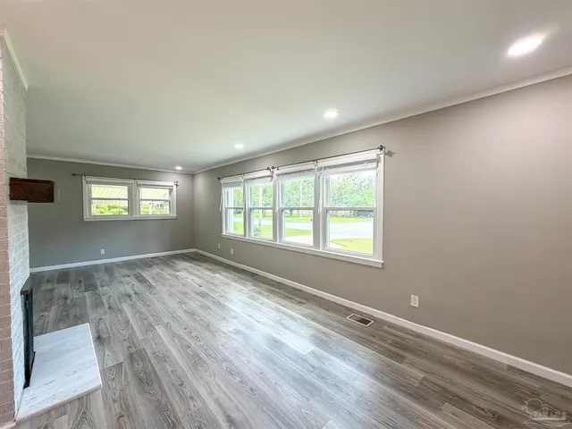 1815 Hallmark Dr property photo
