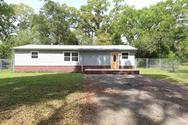 150 E Ensley St, Pensacola FL 32514 exterior