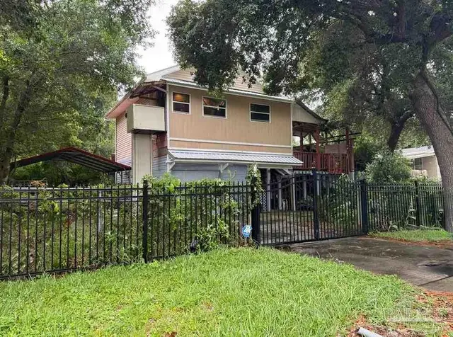 2127 Fairfield Dr property photo
