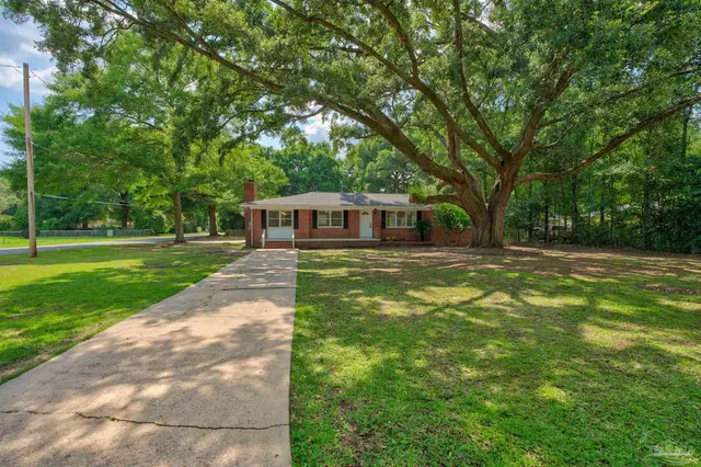 6425 Aspen Ave, Milton FL 32570 exterior