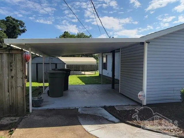 2301 Mallory St property photo