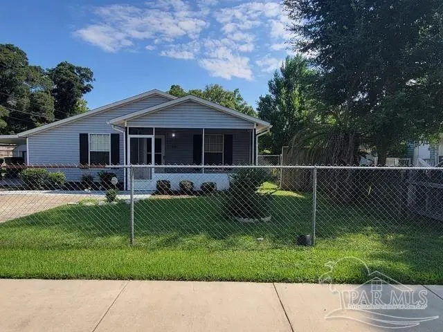 2301 W Mallory St, Pensacola FL 32505 exterior
