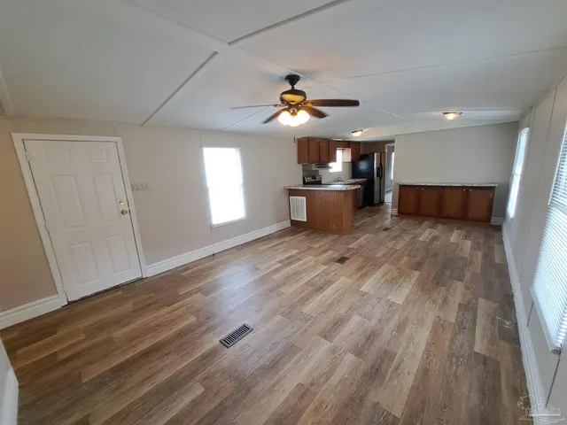 2821 Hillcrest Ave # 8 property photo