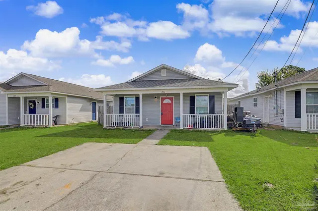 2124 Ledbetter Ln, Pensacola FL 32507 exterior