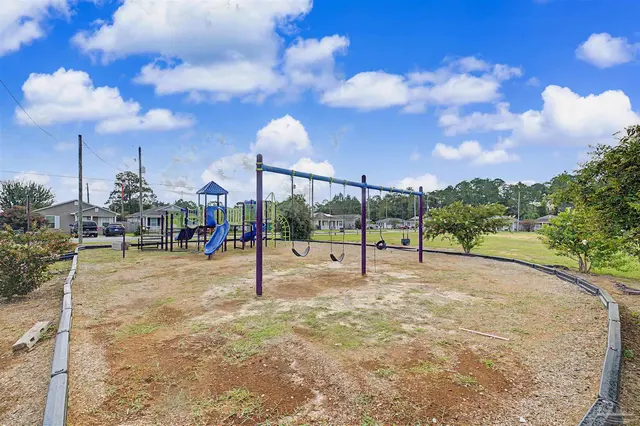 2124 Ledbetter Ln property photo
