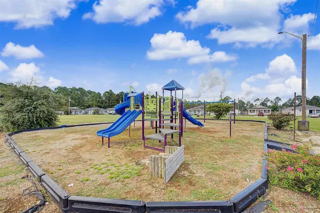 2124 Ledbetter Ln property photo