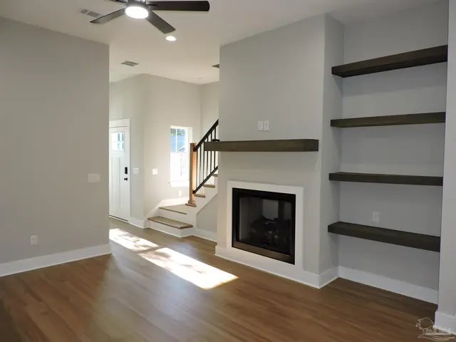 706 F St # B property photo