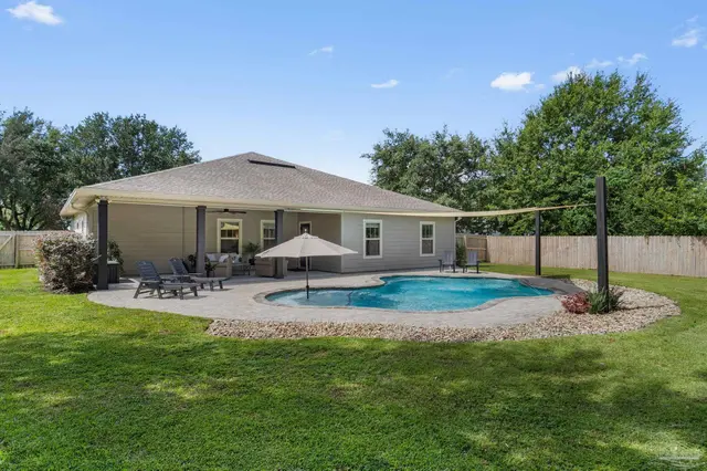 8064 San Pedro Plaza, Navarre FL 32566 exterior