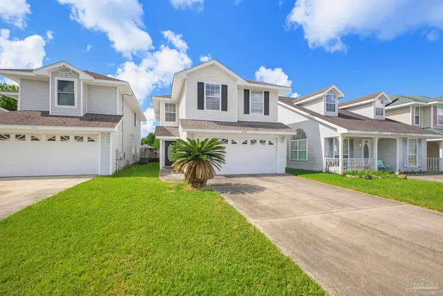 3268 Two Sisters Way, Pensacola FL 32505 exterior